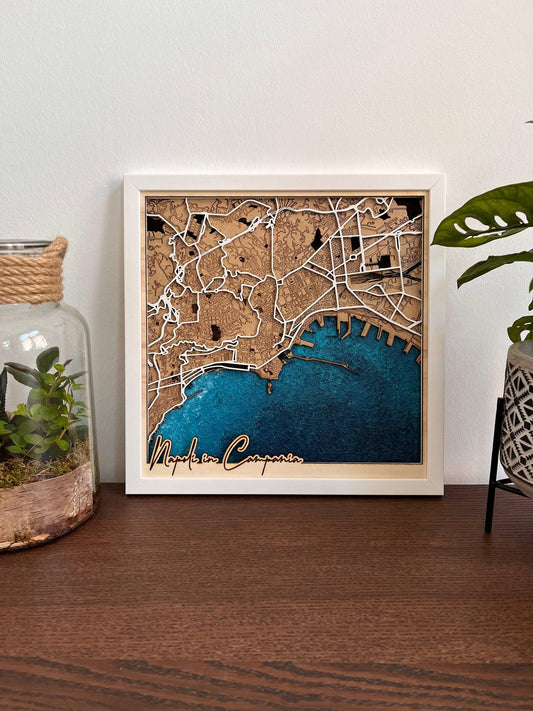 Blue Water Bliss - Individuelle Laser Cut Map mit handgemaltem Wasser